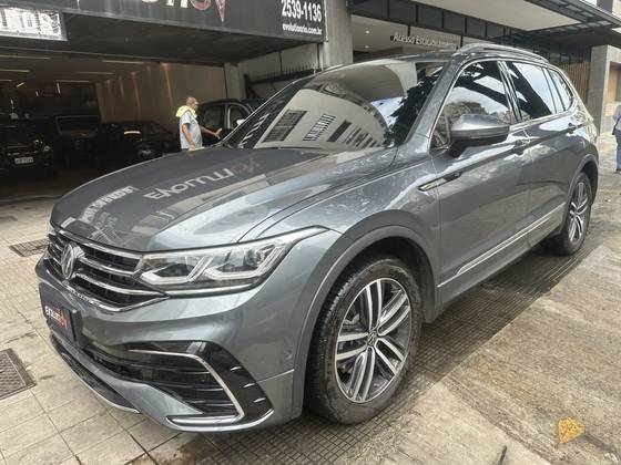 VOLKSWAGEN TIGUAN 2.0 300 TSI GASOLINA ALLSPACE R-LINE AUTOMÁTICO VOLKSWAGEN TIGUAN 2.0 300 TSI GASOLINA ALLSPACE R-LINE AUTOMÁTICO